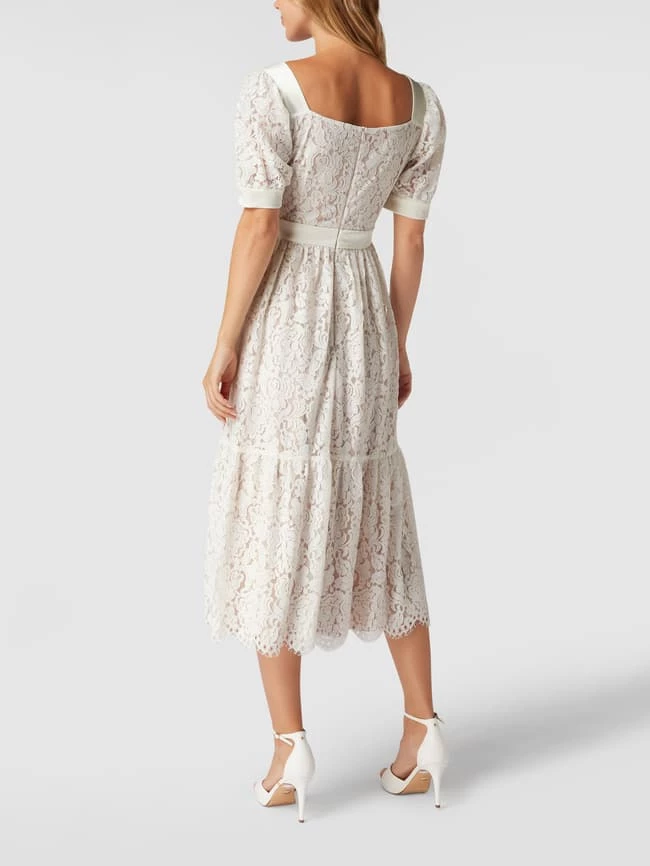 Swing Kurzärmeliges Cocktailkleid Mit Floralen Stickereien - Offwhite 5 Swing Kurzärmeliges Cocktailkleid Mit Floralen Stickereien - Offwhite – Bild 5