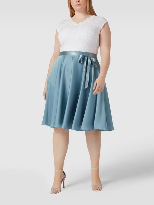 Swing Curve Ärmelloses Cocktailkleid In Midilänge Mit Spitzenbesatz - Bleu 1 Swing Curve Ärmelloses Cocktailkleid In Midilänge Mit Spitzenbesatz - Bleu