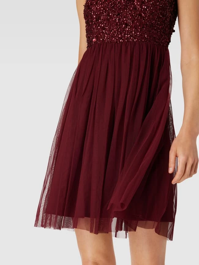 LACE & BEADS Cocktailkleid Mit Paillettenbesatz - Bordeaux Rot 3 LACE & BEADS Cocktailkleid Mit Paillettenbesatz - Bordeaux Rot – Bild 3