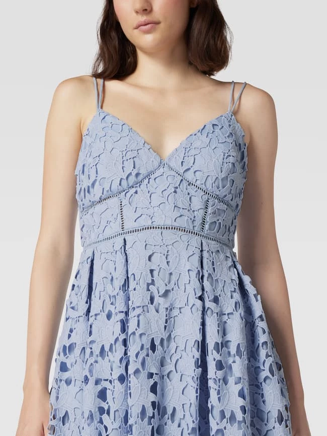 Jake*s Cocktail Abendkleid Mit Lochmuster - Himmelblau 3 Jake*s Cocktail Abendkleid Mit Lochmuster - Himmelblau – Bild 3