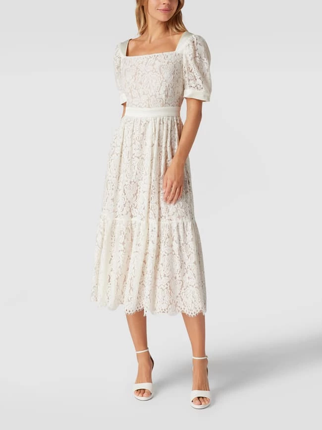 Swing Kurzärmeliges Cocktailkleid Mit Floralen Stickereien - Offwhite 4 Swing Kurzärmeliges Cocktailkleid Mit Floralen Stickereien - Offwhite – Bild 4