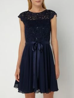 Swing Cocktailkleid Aus Floraler Spitze Und Chiffon - Marineblau 9 Swing Cocktailkleid Aus Floraler Spitze Und Chiffon - Marineblau -Jake*s-shop 9514gcij9so4skhka16j2j9la0ql2jq68d6j6d1o6gsjcd2ga5850jag8h8kmc1p8p4l6e2b9opkml1ja93m6d1j64qjedpmcop32d9k6opm6e9lcoo38p1n61gj2d9m6pgmcco